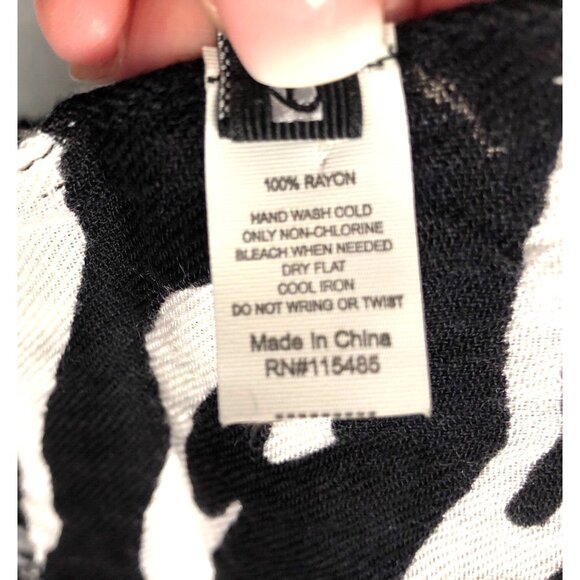 APT.9 - WOMENS BLACK/WHITE FRINCH END RECTANGLE SCARF - Picture 3 of 3